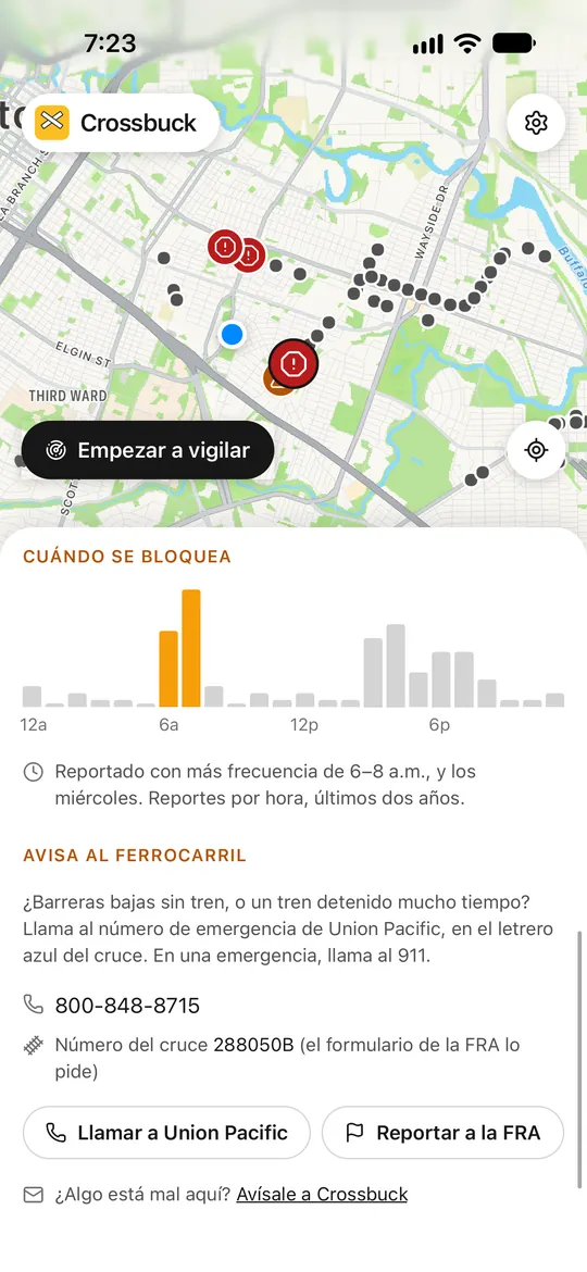 La misma sección en iPhone, con Avísale a Crossbuck para reportar algo que está mal.