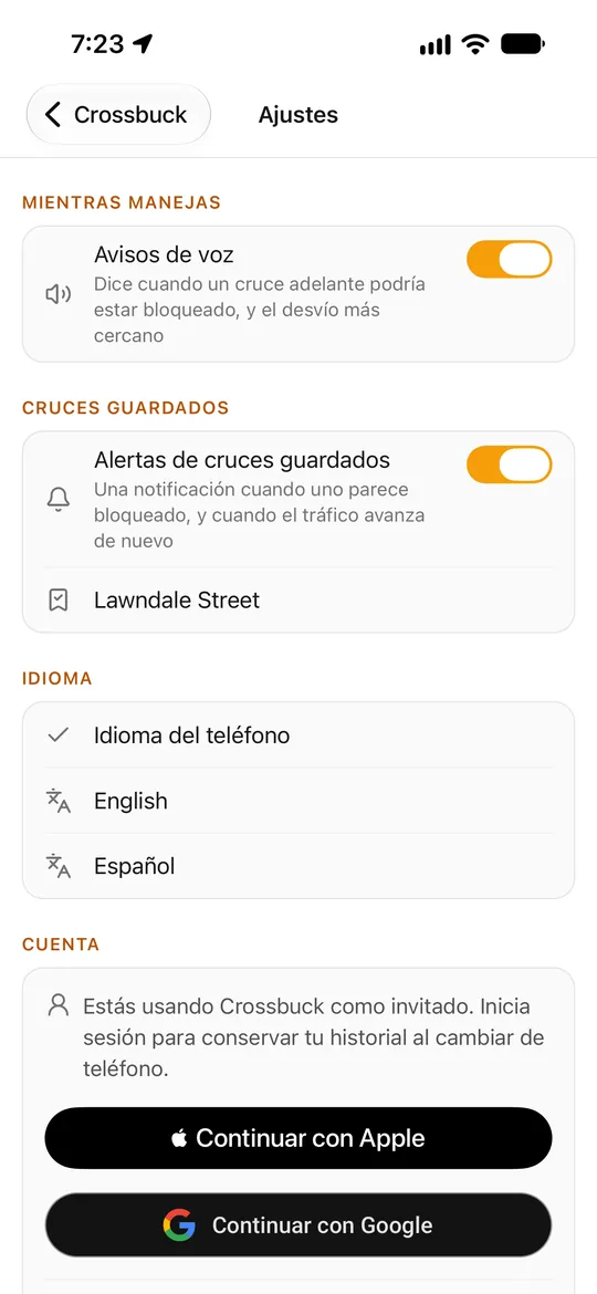 Los Ajustes de Crossbuck en iPhone: avisos de voz, alertas de cruces guardados con Lawndale Street guardado, el idioma, e iniciar sesión con Apple o Google.